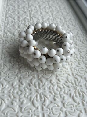Women White Beaded Stretch Bracelet